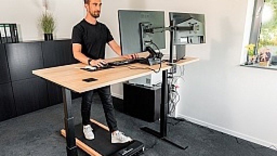 Bild zum Artikel Bei der Arbeit in Bewegung
