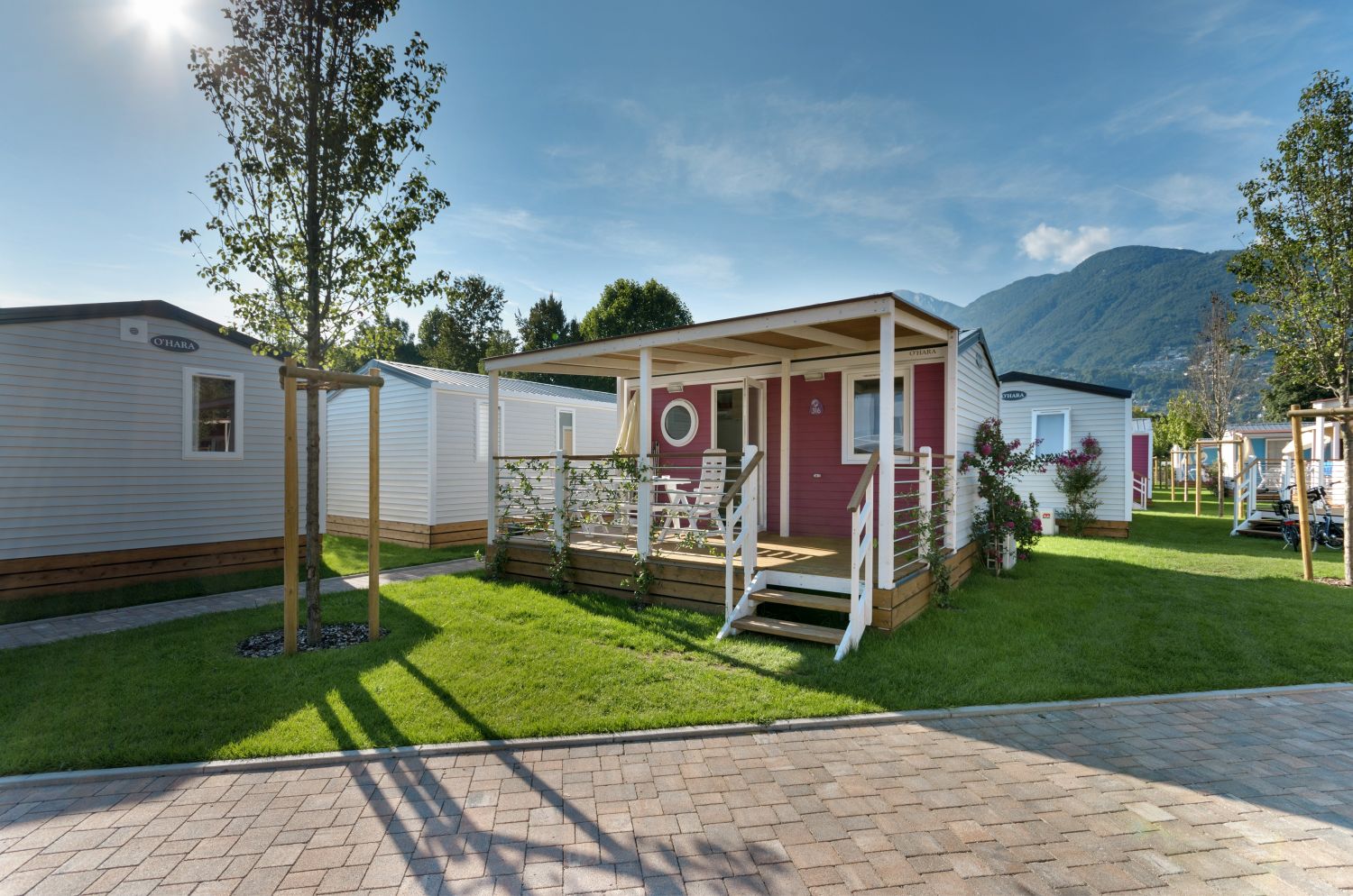 Glamping in River Lodges und Igloo Tubes – der Tessiner 5-Sterne-Platz Campofelice am Lago Maggiore gilt als einer der besten der Schweiz © Foto Campofelice Tenero