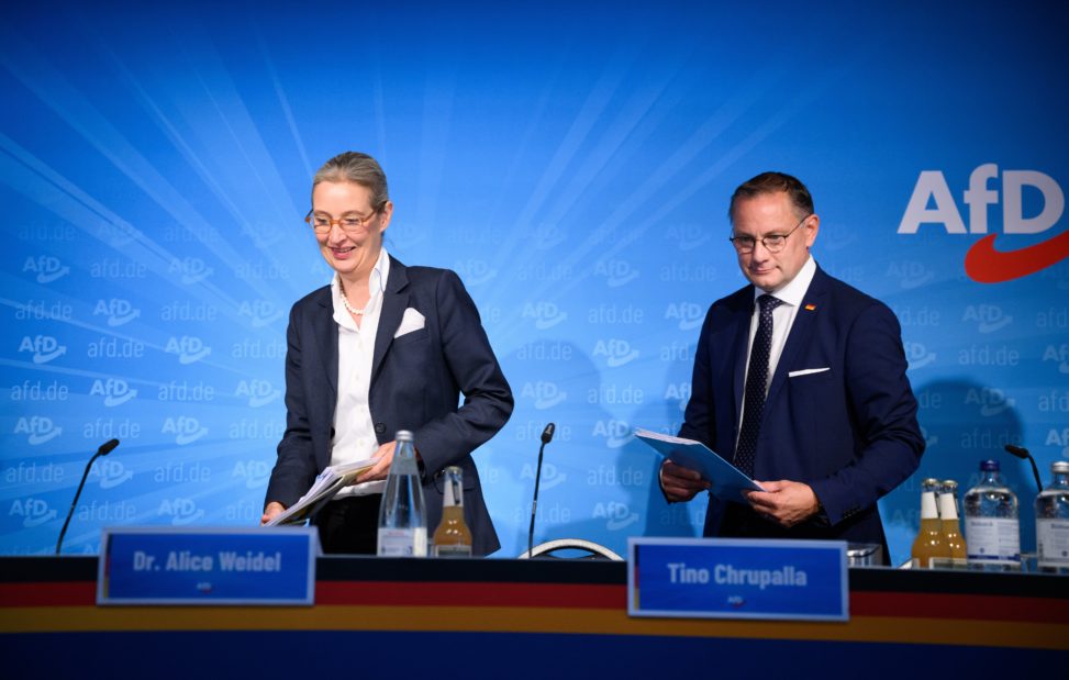 Alice Weidel (l) und Tino Chrupalla, die Bundesvorsitzenden der AfD, äußern sich bei einer Pressekonferenz in der AfD-Bundesgeschäftsstelle zu den Ergebnissen der Landtagswahlen in Sachsen und Thüringen.