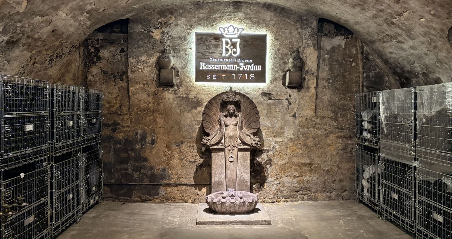 Kellerführung durch historische Gemäuer bei Bassermann-Jordan © Redaktion Bonder