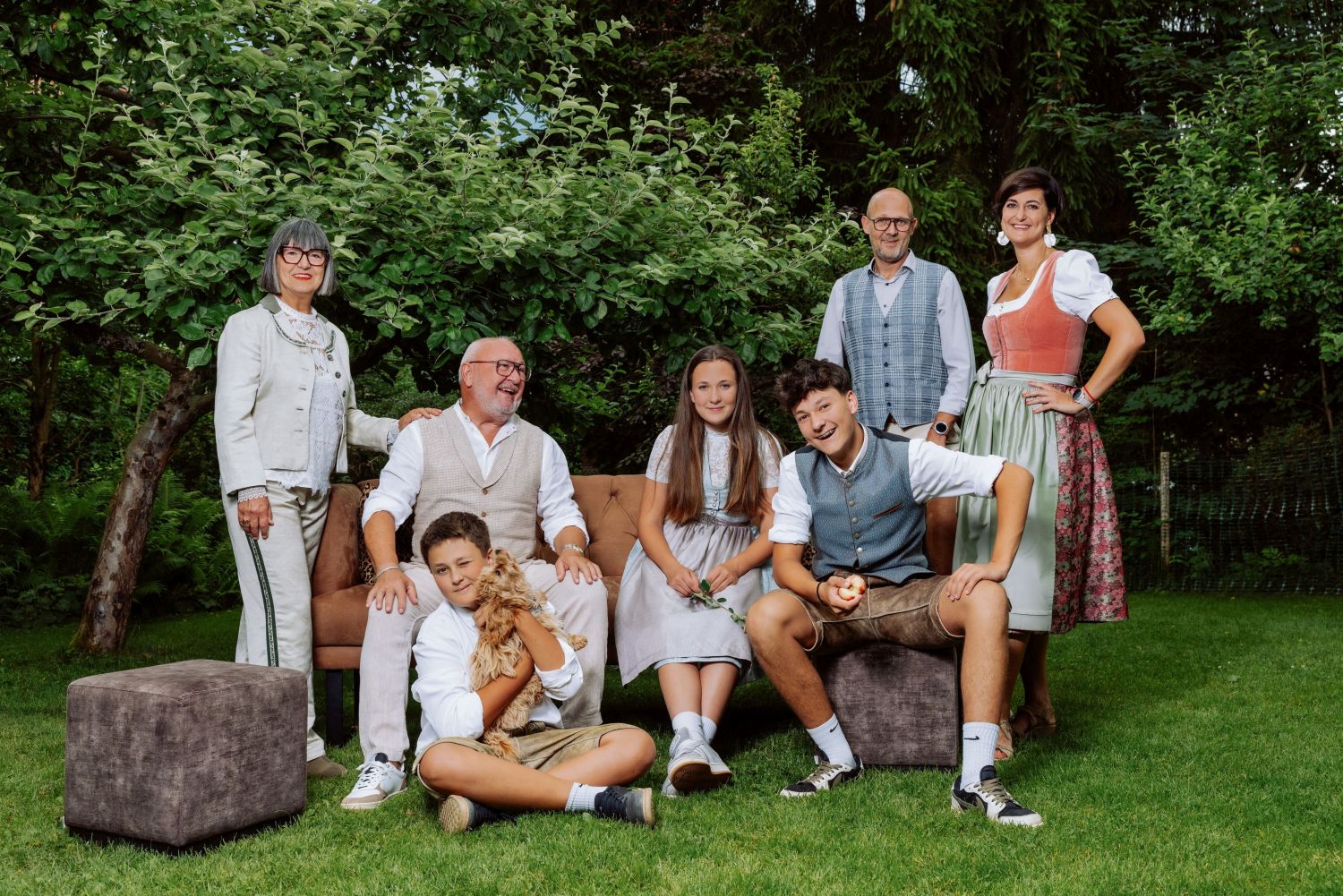 Mit den drei Kindern von Sandra Geiger-Pauli (re.) und ihrem Mann Anton steht die fünfte Generation in der Geschichte des Bodenmaiser Hof schon in den Startlöchern. © Bodenmaiser Hof