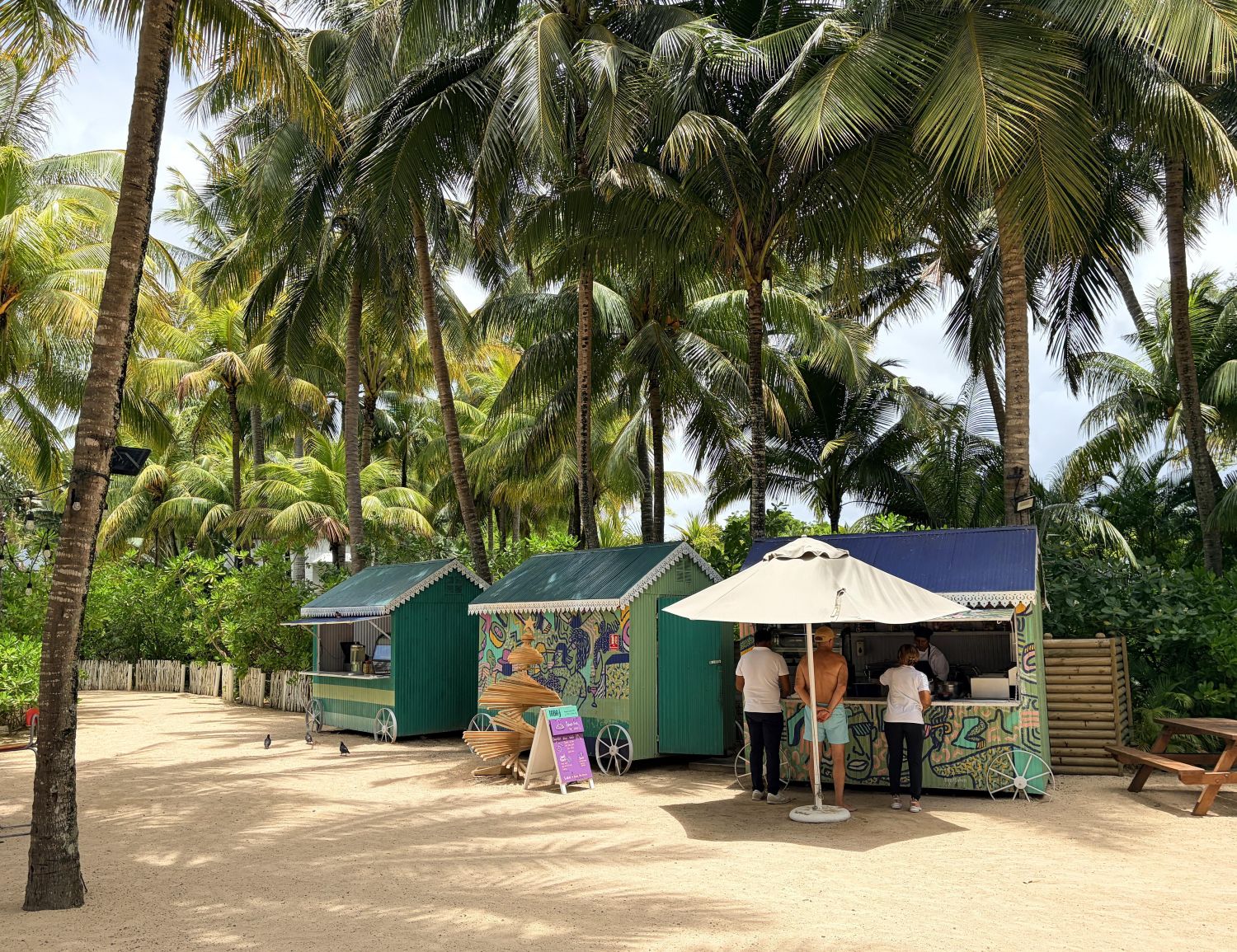 Das Taba-J im Ravenala Attitude Hotel bietet mauritisches Streetfood © Redaktion Bonder