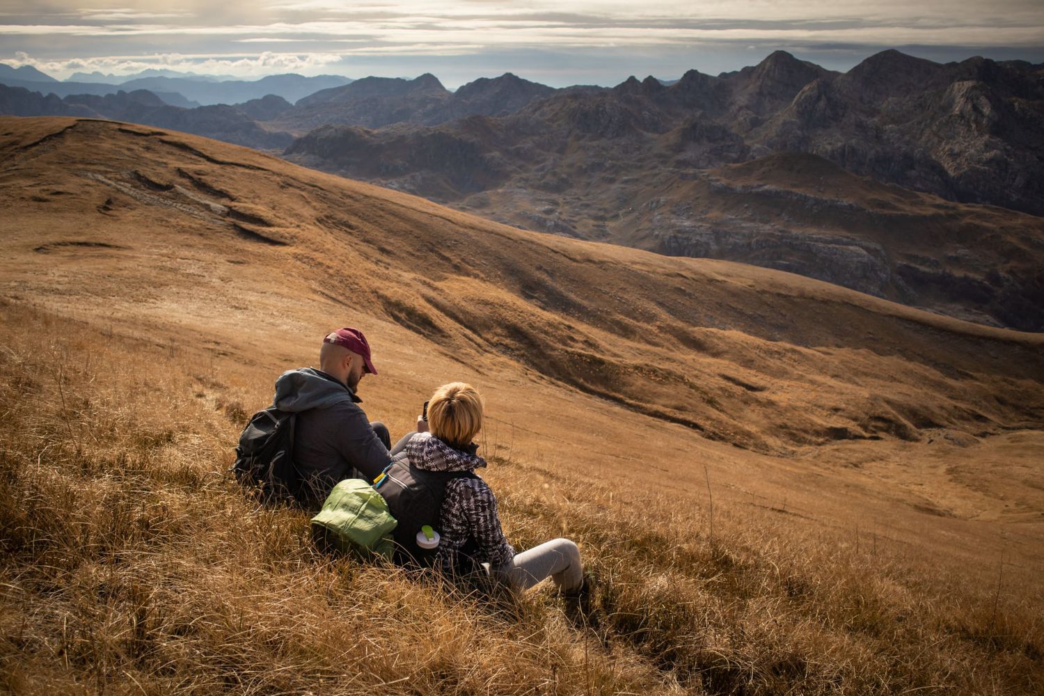 Der Naturpark Komovi positioniert sich mit der Route „Between Two Lakes – The Path of Mountains and Legends“ als entschleunigter Outdoor-Geheimtipp für Wanderer.©︎ AUZP